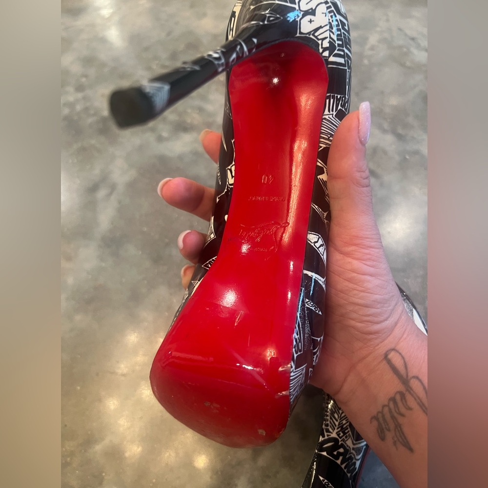 Authentic Christian Louboutin graffiti peep toe platform heels - Picture 9 of 9